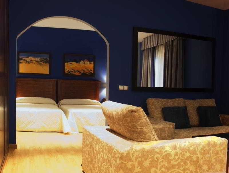 Ciudad Del Renacimiento Hotel Baeza Phòng bức ảnh